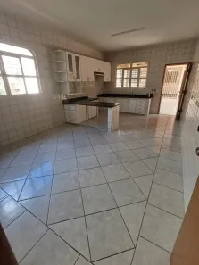 Casa com 3 Quartos à venda, 340m² no Jardim América, Goiânia