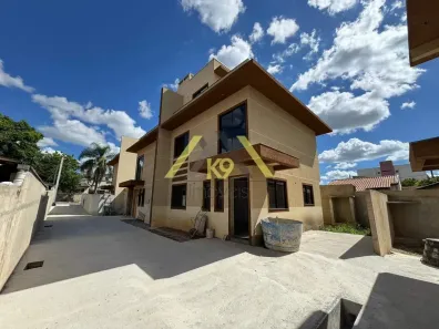 Casa de Condomínio com 4 Quartos à venda, 150m² no Santa Cândida, Curitiba