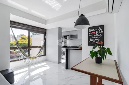 Apartamento com 2 Quartos à venda, 61m² no Camaquã, Porto Alegre