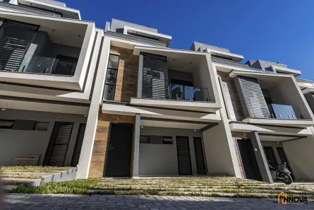 Casa de Condomínio com 3 Quartos à venda, 185m² no Boqueirão, Curitiba