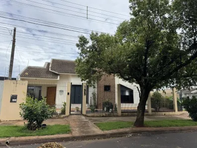 Casa com 2 Quartos à venda, 227m² no Jardim Dias I, Maringá