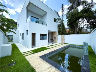 Sobrado com 4 Quartos à venda, 250m² no Ponta Negra, Manaus