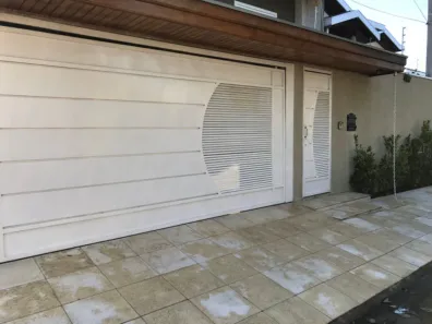 Sobrado com 4 Quartos à venda, 301m² no Loteamento Villa Branca, Jacareí