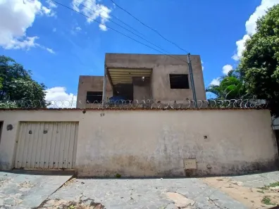 Casa com 7 Quartos para alugar, 360m² no Jardim São Luiz, Montes Claros