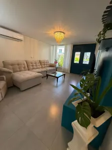 Casa de Condomínio com 4 Quartos para alugar, 333m² no Santa Regina, Camboriú