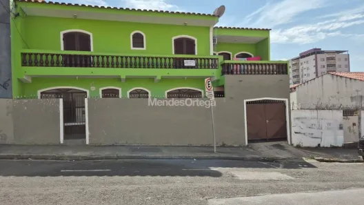 Casa com 2 Quartos para alugar, 180m² no Vila Leão, Sorocaba