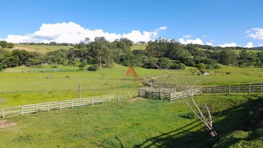 Fazenda/Sítio com 5 Quartos à venda, 484000m² no Centro, Cambuí