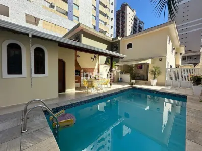Casa com 3 Quartos à venda, 228m² no Boqueirão, Santos