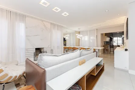 Sobrado com 3 Quartos para alugar, 336m² no Xaxim, Curitiba