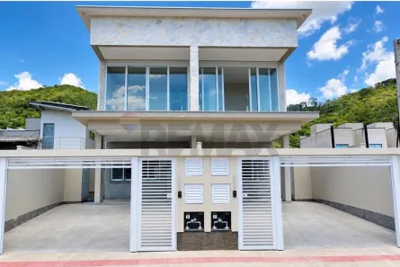 Sobrado com 3 Quartos à venda, 113m² no Alto São Bento, Itapema