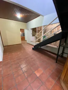 Casa com 4 Quartos para alugar, 220m² no Parque Piauí, Teresina