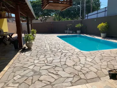 Imóvel Comercial à venda, 150m² no Conjunto Parigot de Souza 3, Londrina