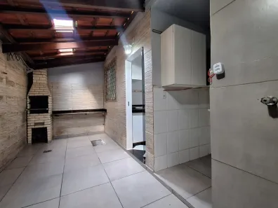 Casa com 3 Quartos para venda ou aluguel, 81m² no Santa Amélia, Belo Horizonte