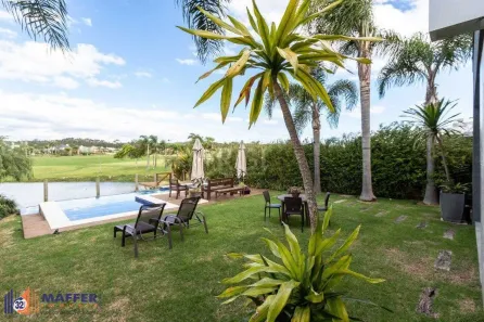 Casa de Condomínio com 4 Quartos à venda, 339m² no Belém Novo, Porto Alegre