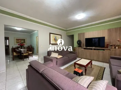 Casa com 4 Quartos à venda, 381m² no Fabrício, Uberaba