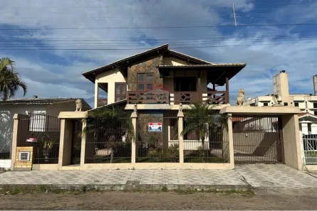 Casa com 4 Quartos à venda, 313m² no Parque das Avenidas, Sombrio