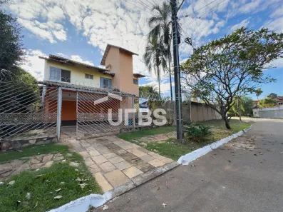 Casa com 4 Quartos à venda, 297m² no Jardim Goiás, Goiânia
