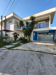 Sobrado com 3 Quartos para alugar, 310m² no Fazenda Rodeio, Mogi das Cruzes