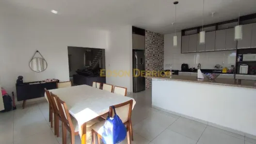 Sobrado com 2 Quartos à venda, 209m² no Vila Suiça, Pindamonhangaba