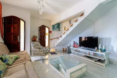 Sobrado com 2 Quartos para alugar, 150m² no Jardim Stella, Santo André