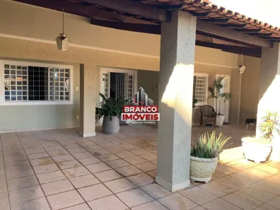 Casa com 4 Quartos à venda, 200m² no Guará I, Brasília