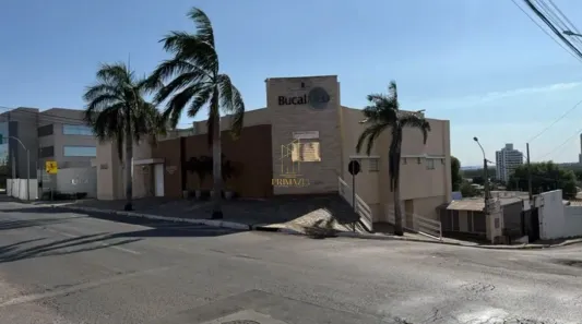 Prédio Comercial à venda, 780m² no Quilombo, Cuiabá