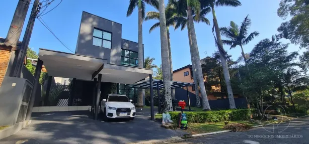 Casa de Condomínio com 3 Quartos à venda, 682m² no Jardim do Golf I, Jandira