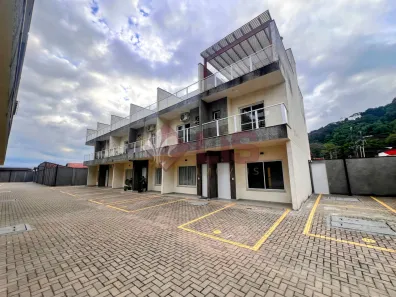 Casa com 3 Quartos para alugar, 180m² no Centro, Caraguatatuba