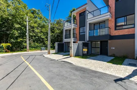 Casa de Condomínio com 3 Quartos à venda, 112m² no Santa Cândida, Curitiba