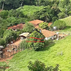 Fazenda/Sítio com 4 Quartos à venda, 79m² no , Carmésia