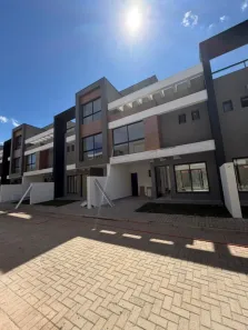 Casa de Condomínio com 3 Quartos para alugar, 135m² no Portão, Curitiba