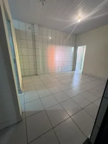 Casa com 2 Quartos para alugar, 60m² no Brás de Pina, Rio de Janeiro