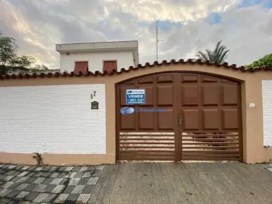 Sobrado com 4 Quartos à venda, 334m² no Jardim Mesquita, Jacareí