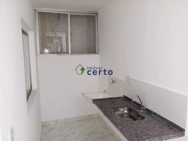 Casa com 2 quartos — Nova Granada, Belo Horizonte