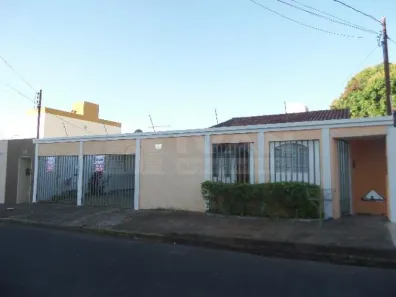 Casa com 3 Quartos para alugar, 63m² no Santa Mônica, Uberlândia