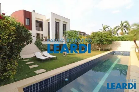 Sobrado com 3 Quartos à venda, 680m² no Boaçava, São Paulo