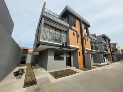 Sobrado com 3 Quartos à venda, 155m² no Boqueirão, Curitiba