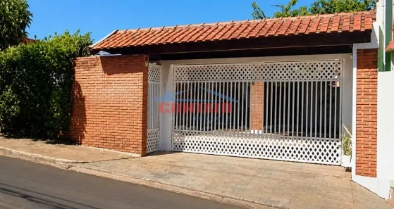 Casa com 3 Quartos para alugar, 220m² no Vila São José, São Carlos