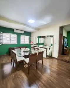Sobrado com 3 Quartos à venda, 348m² no Santa Mônica, Uberlândia