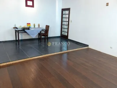 Casa com 3 Quartos para alugar, 121m² no Jardim Ana Emilia, Taubaté