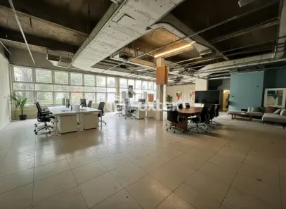 Prédio Comercial à venda, 1152m² no Rio Branco, Porto Alegre