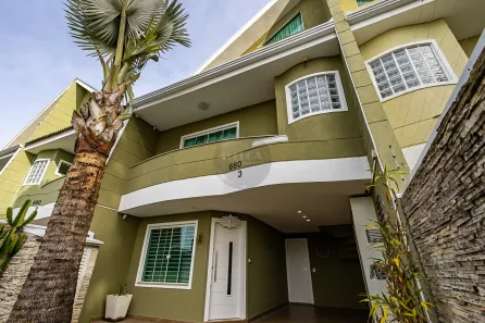 Sobrado com 3 Quartos à venda, 157m² no Água Verde, Curitiba