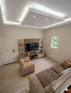 Sobrado com 4 Quartos à venda, 256m² no Jardim Santa Maria, Jacareí