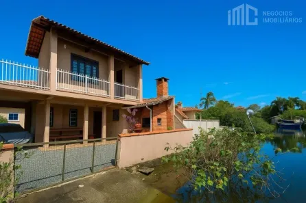 Casa com 3 Quartos à venda, 130m² no Costeira, Balneário Barra do Sul