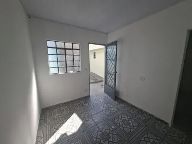 Casa com 1 Quarto para alugar, 35m² no Pestana, Osasco