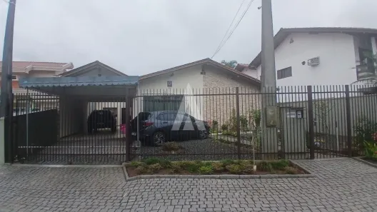 Casa com 6 Quartos à venda, 237m² no Saguaçu, Joinville