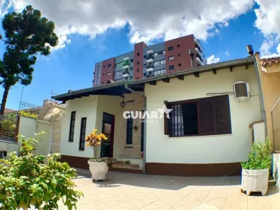 Casa com 3 Quartos à venda, 425m² no Passo da Areia, Porto Alegre