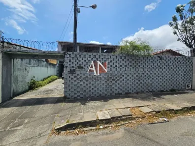Casa com 5 Quartos à venda, 350m² no Parque Iracema, Fortaleza