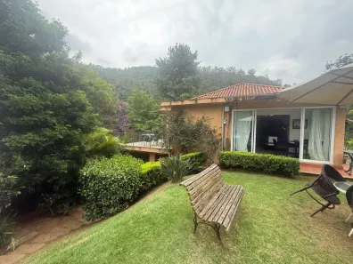 Sobrado com 4 Quartos à venda, 1000m² no Itaipava, Petrópolis