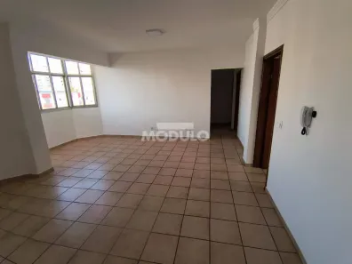 Apartamento com 3 Quartos para alugar, 90m² no Tabajaras, Uberlândia
